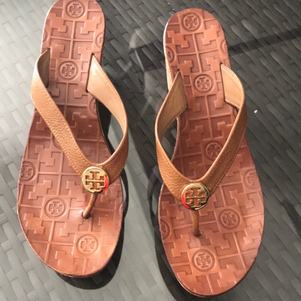 Tory Burch wedges size 8 Great Condition.